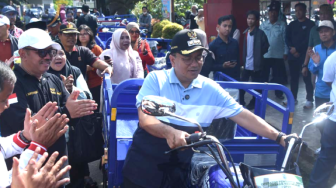 Gebrakan Baru Kota Jambi ! Bebas Sampah Liar, Wali Kota Maulana Pasang 'Germo' Door to Door di Kebun Handil